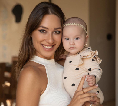 Холодна ванна і спортзал: Шульгіна за півроку після пологів похизувалася рельєфним тілом