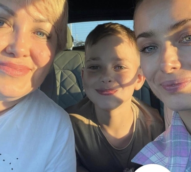 2,5 року не обіймала: Мішина показала зворушливу зустріч зі своєю мамою