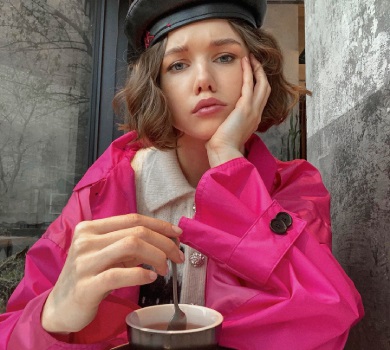 Крутий виклик: блогерка Тімошенко розказала з ким поїхала до Швейцарії і на які кошти житиме