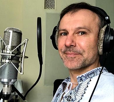 Вакарчук розповів про головний секрет багаторічного шлюбу та секс із глядачем