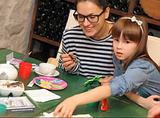 Єфросиніна з чоловіком і Алібі готуються до Нового року