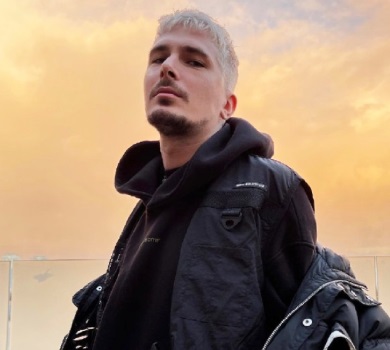 Клоуни: POSITIFF засудив чоловіків, що повиїжджали з України, та пояснив, чому лишився