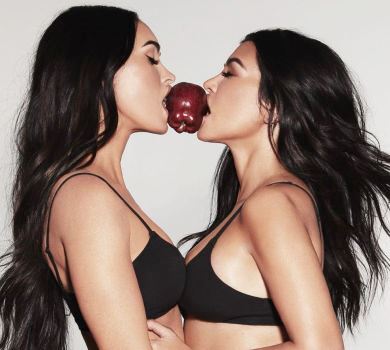 Голоциці Меган Фокс і Кортні Кардашян попозували в трусиках Кім