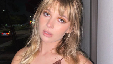 Донька Брежнєвої показала, як мама і бойфренд привітали її з 22-річчям