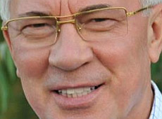 Як Азарова отримала нового члена сім'ї, а прем'єр першим мириться