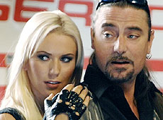 Зять Тимошенко став хлопцем білявки з Playboy. ФОТО