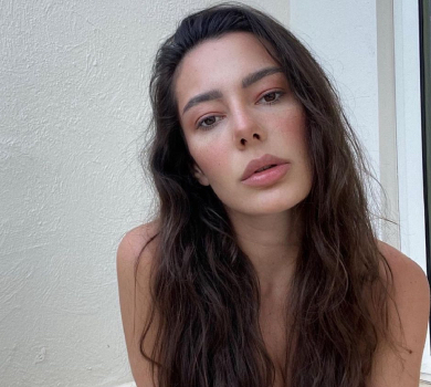 Ескортне минуле та зашквар щодо Криму: присудження блогерці відзнаки від ГУР розбурхало мережу