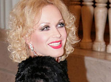 Травесті Монро виставили з обителі Черновецького