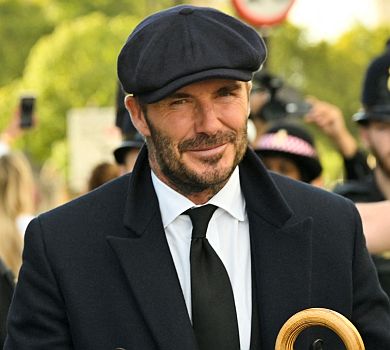 Не стримав сліз: Бекхем вистояв 13-годинну чергу, щоби попрощатися з королевою