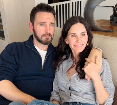 Кортні Кокс із бойфрендом та Едом Шираном повторили (ні) трюк із Брудних танців. ВІДЕО