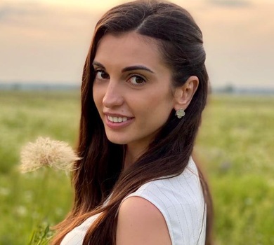 Зе-депутатка Коваль вигуляла в Раду сумку майже за 100 тисяч