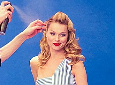 Фреймут спокусливо знялася на тлі харчів. ФОТО