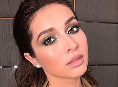 Жінка Ярославського з’їздила в рідну школу та показалася вдома після лазні