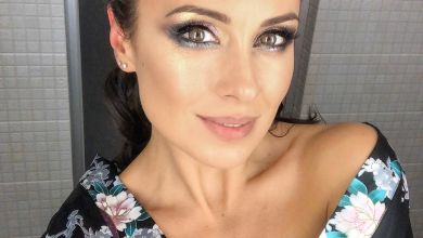 Діджейка Нана в піджаку на спіднє влаштувала сексі-танці з холодильником. ВІДЕО 