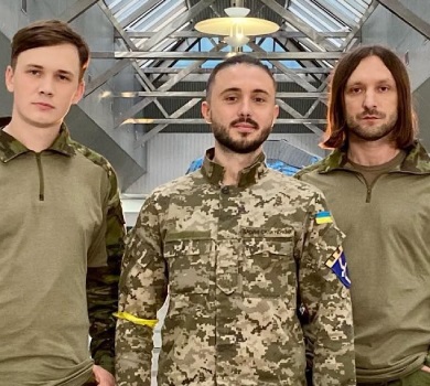 Які часи, таке і свято: Антитіла привітали захисника Тополю з 35-річчям