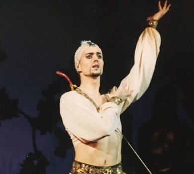 Від поранень в результаті обстрілу росіян загинув видатний артист балету Артем Дацишин