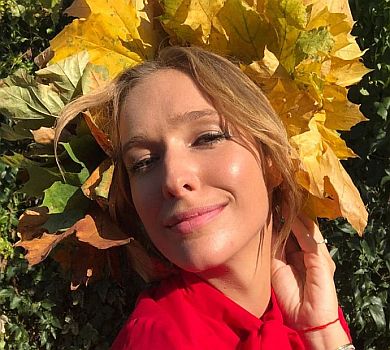 Осіннє мімімі: як Осадча з синочком у листі валялася  