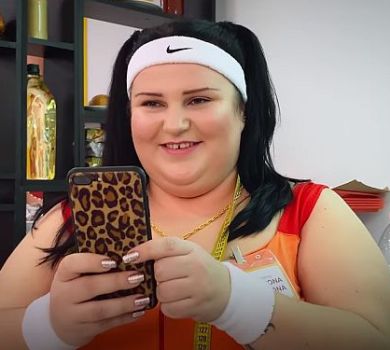 Худа alyona alyona та Kyivstoner у червоному трико: репери представили бодіпозитивний кліп