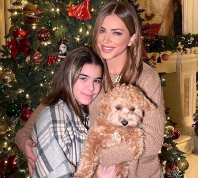 Лорак похвалилася дизайнерською ялинкою та посвітила ногами на Песне года. ФОТО