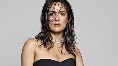 53-річна Сальма Хаєк зачарувала мокрим селфі без мейкапу