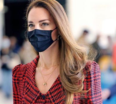 Гусяча лапка та оверсайз-комір: Міддлтон вигуляла нову ефектну сукню до музею