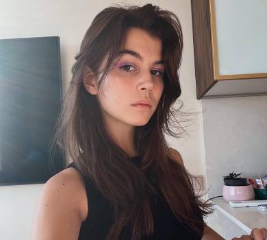 17-річна донька Седокової показала рідкісне фото сестри Моніки та поцілунок із бойфрендом