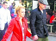 Брітні Спірз у Києві шопиться та їсть тістечка