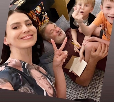 Єдиний спосіб: Хіларія Болдуїн розкрила лайфхак, як зібрати 7 дітей для фото