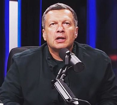 Працівник БілАЗу в прямому ефірі показав геніталії пропагандисту Соловйову. ВІДЕО