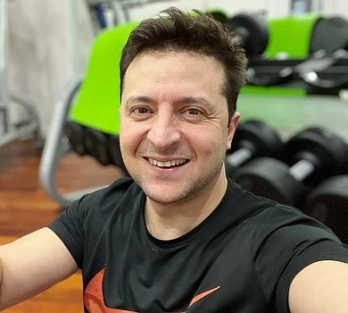 Зеленський у товаристві сонних собак показав своє перше тренування після Нового року