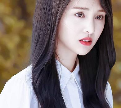 Хотіла, щоби сурогатні матері зробили аборти: китайська телезірка потрапила у гучний скандал