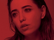 Дорофеєва розпусно облизалася на сторінках модного глянцю