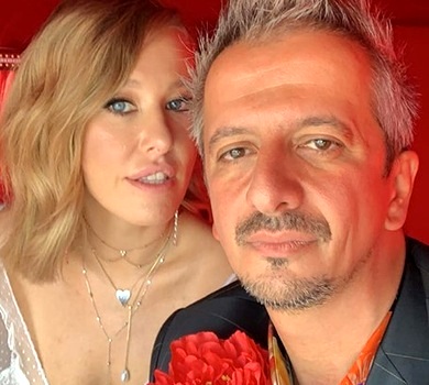 37-річна Собчак удруге вийшла заміж у білій сукні та з вельоном. ФОТО