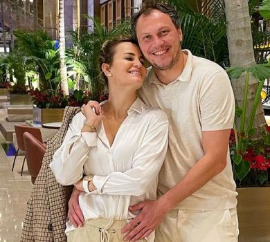 Моя королева: Пятов привітав дружину з 41-річчям та показав її у звабливій сукні