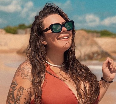 Солістка Kazka в купальнику розхвалила екзотичний курорт