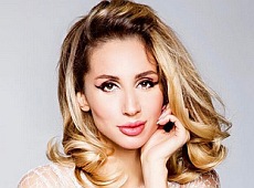 Лобода стала гостьовим редактором глянцю та згадала, як у неї плюнув верблюд 