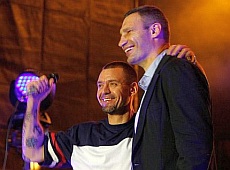 Кличко на концерті Ляписа Трубецкого роздавав автографи й тиснув руки