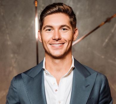 Остапчук після кількамісячної розлуки зустрівся з дітьми у Канаді