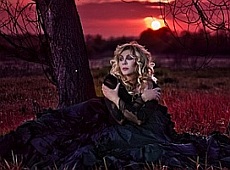 Білик полізла у болото заради кліпу з Моїсеєвим. ФОТО