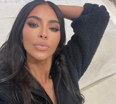 Кардашяни в халепі: Хлоя стала невпізнаваною для глянцю, а Кім шокувала своїм справжнім волоссям