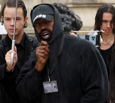 Розмалюв чи отримав у пику?: Каньє Вест здивував синцем на обличчі під час Тижня моди у Парижі. ФОТО