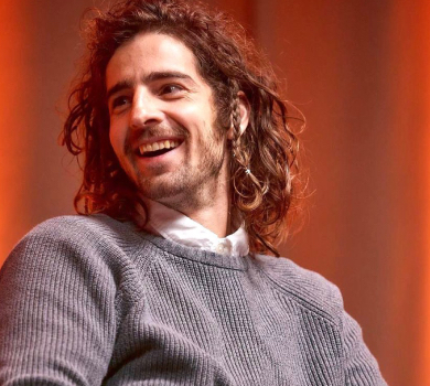 Дантес показався із сином Кацуріна в руках та поміркував про самообман