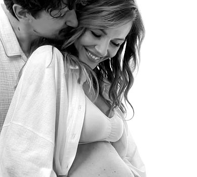 Майбутня матуся MamaRika засвітила голий животик у ніжному ВІДЕО