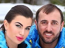 Радикальний спорт: Як Кошелєва та Рибалка з коханою у залі гарували. ВІДЕО