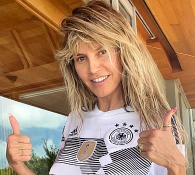 48-річна Клум підбадьорила збірну Німеччини голими цицями (не спрацювало)