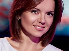 Падалко посвітила голим животом з обкладинки дієтичного глянцю