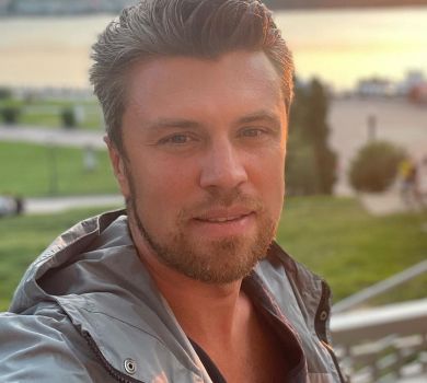 Прокинувся без усього: піаніста Євгена Хмару за кордоном обікрали в потязі 