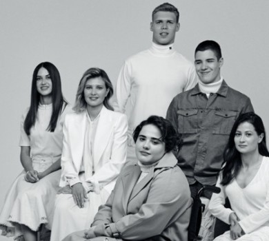 Перша леді знялася у Vogue разом із паралімпійцями   
