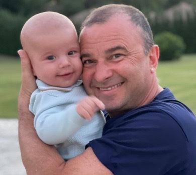 11-місячний син Павліка замилував схожістю із татом і бабусею. ФОТО