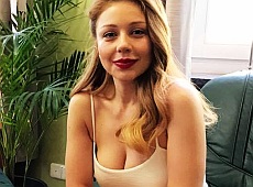 Кароль у Берліні показала відверте декольте українському послу. ФОТО